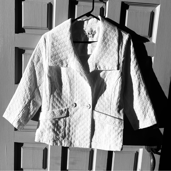 CAbi new white  blazer - Picture 1 of 8